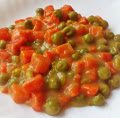 Blurred carrot with peas